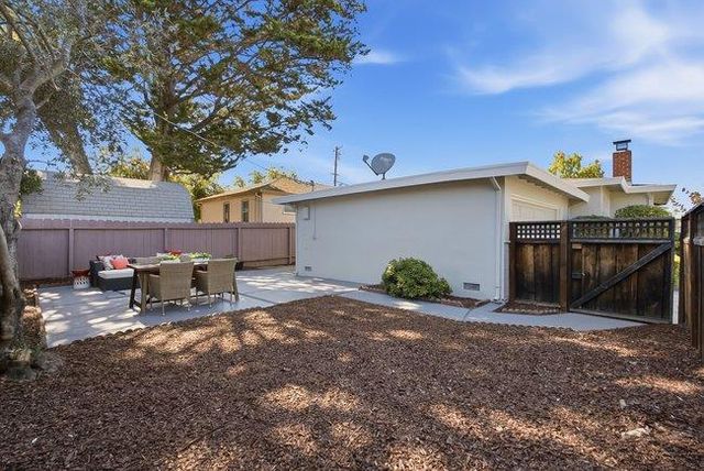 2310 Euclid Avenue, Redwood City, CA 94061