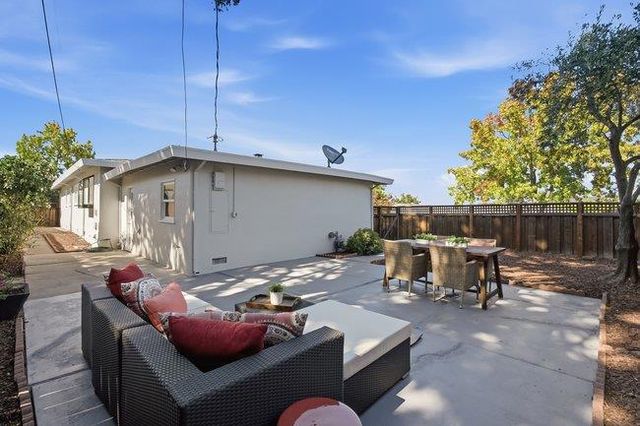 2310 Euclid Avenue, Redwood City, CA 94061