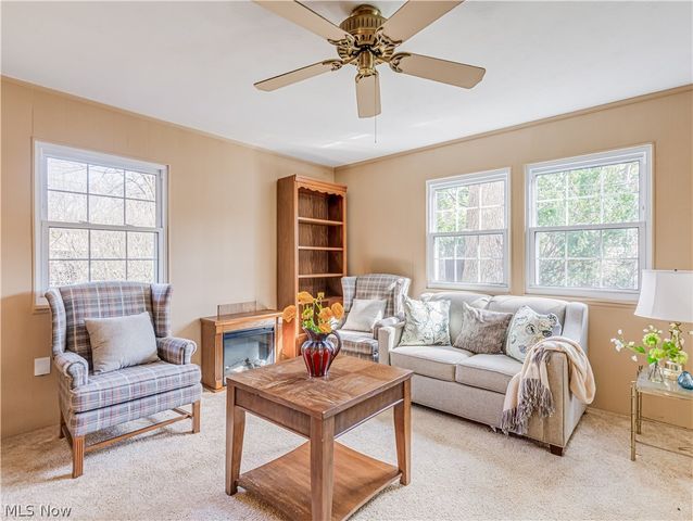 2871 Park Drive N, Silver Lake, OH 44224