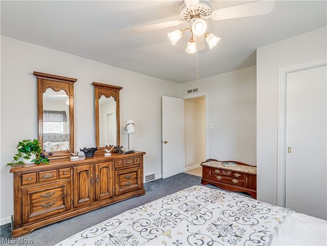 2871 Park Drive N, Silver Lake, OH 44224