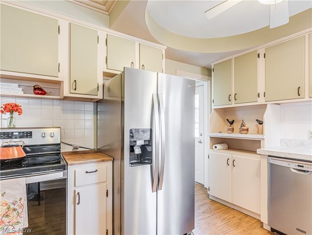 2871 Park Drive N, Silver Lake, OH 44224