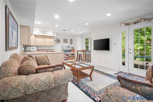 413 Pleasanthill Dr, North Chesterfield, VA 23236