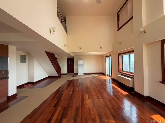 4318 Main Street 12C, Flushing, NY 11355