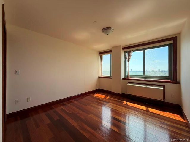 4318 Main Street 12C, Flushing, NY 11355