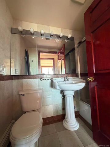 4318 Main Street 12C, Flushing, NY 11355