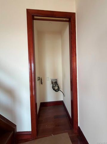4318 Main Street 12C, Flushing, NY 11355
