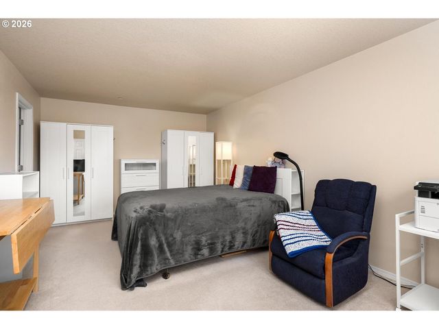 12825 Sw MERGANSER Ln 101, Beaverton, OR 97007