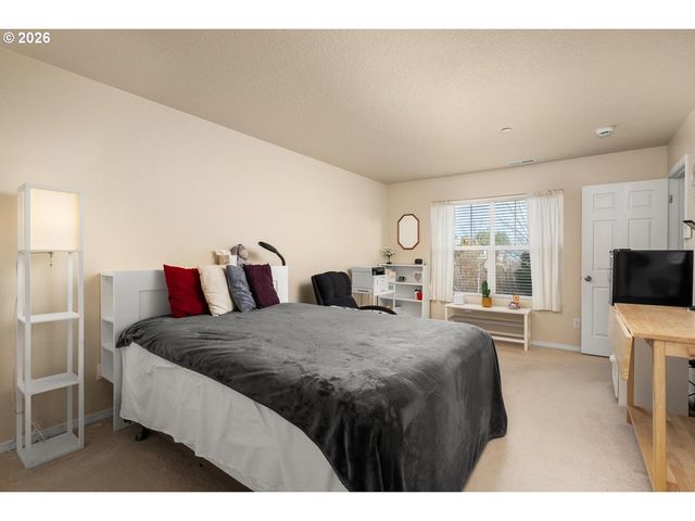 12825 Sw MERGANSER Ln 101, Beaverton, OR 97007