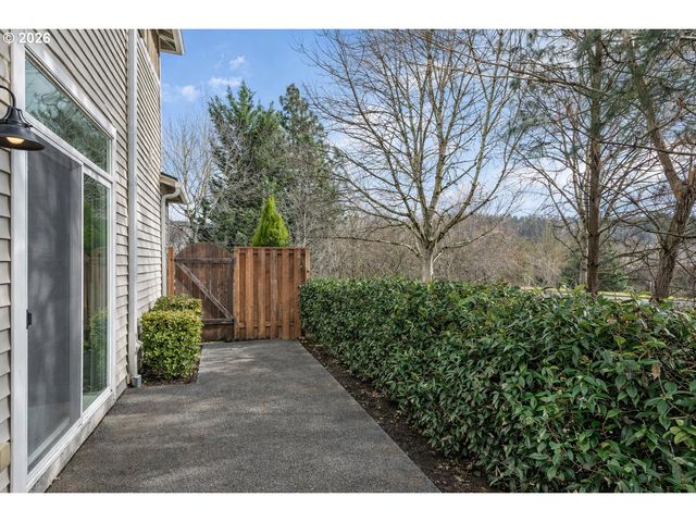 12825 Sw MERGANSER Ln 101, Beaverton, OR 97007