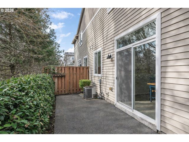 12825 Sw MERGANSER Ln 101, Beaverton, OR 97007