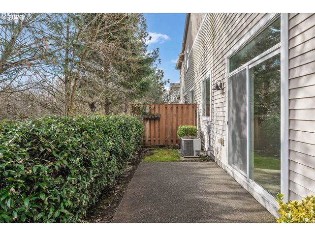 12825 Sw MERGANSER Ln 101, Beaverton, OR 97007
