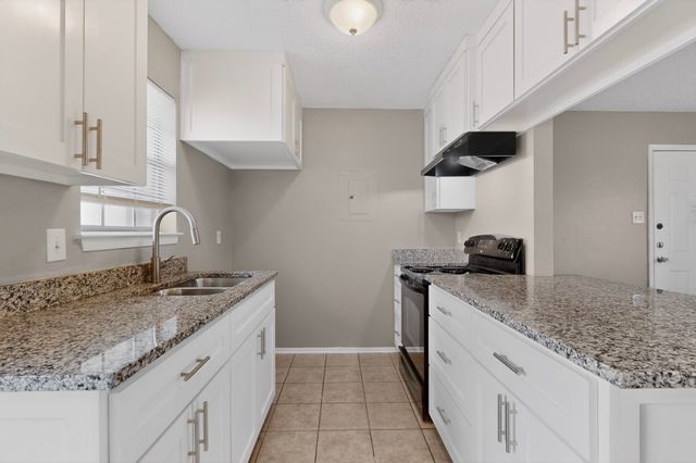 8024 Cambridge Circle A, White Settlement, TX 76108