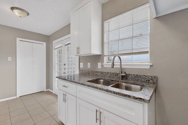 8024 Cambridge Circle A, White Settlement, TX 76108