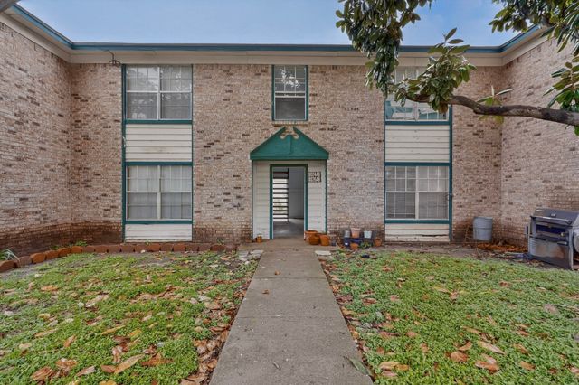 8024 Cambridge Circle A, White Settlement, TX 76108