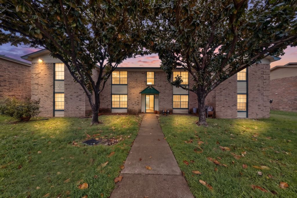 8024 Cambridge Circle A, White Settlement, TX 76108