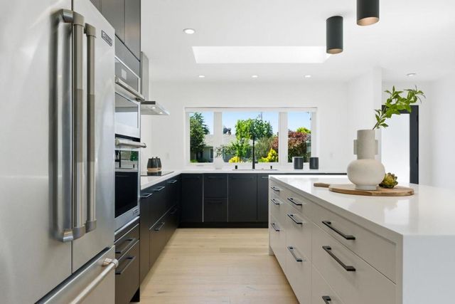 1073 Celilo Drive, Sunnyvale, CA 94087