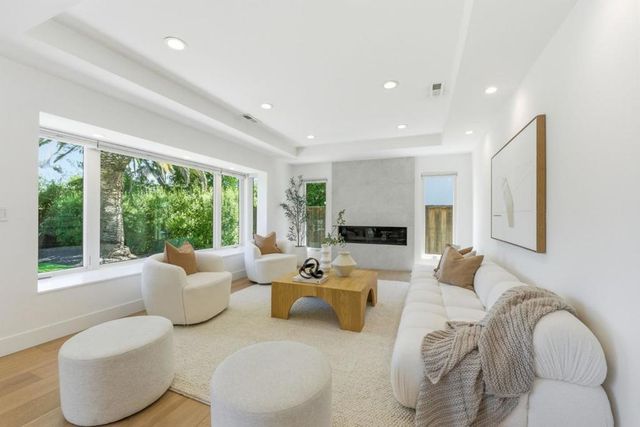 1073 Celilo Drive, Sunnyvale, CA 94087