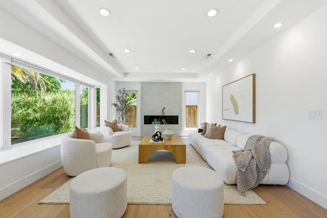 1073 Celilo Drive, Sunnyvale, CA 94087