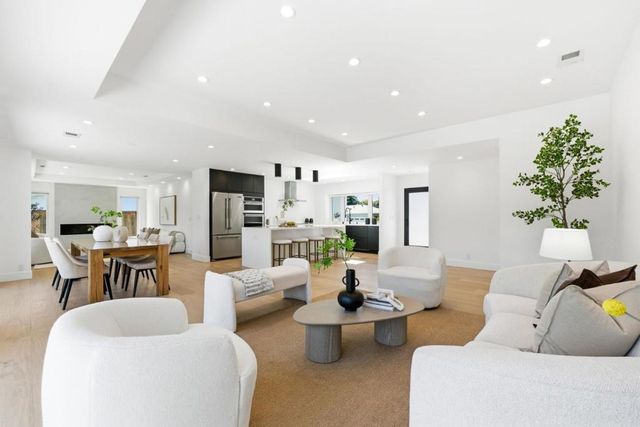 1073 Celilo Drive, Sunnyvale, CA 94087