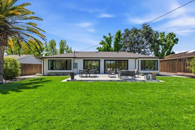 1073 Celilo Drive, Sunnyvale, CA 94087