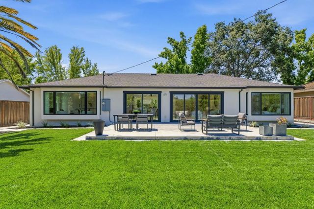 1073 Celilo Drive, Sunnyvale, CA 94087