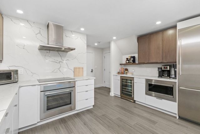 199 Coolidge Ave 105, Watertown, MA 02472