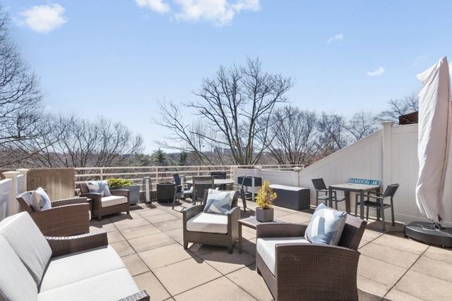 199 Coolidge Ave 105, Watertown, MA 02472