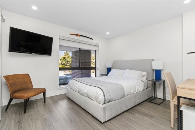 199 Coolidge Ave 105, Watertown, MA 02472