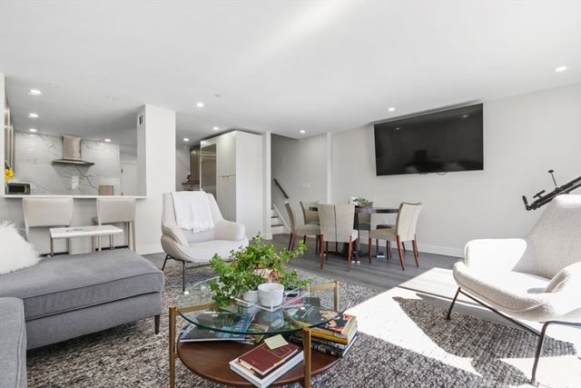 199 Coolidge Ave 105, Watertown, MA 02472