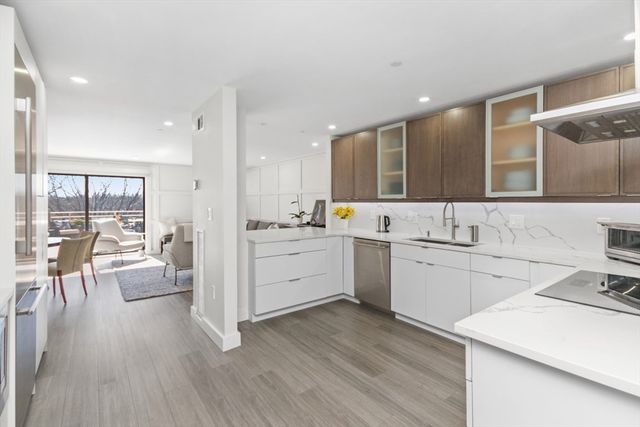 199 Coolidge Ave 105, Watertown, MA 02472