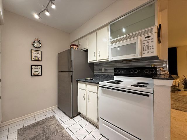 845 Augusta Drive 11, Houston, TX 77057