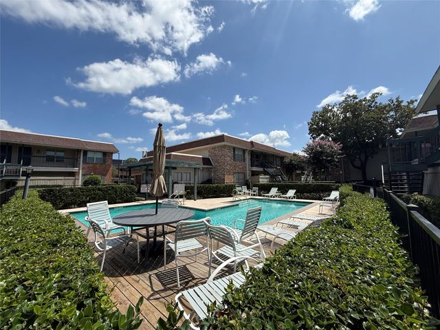 845 Augusta Drive 11, Houston, TX 77057