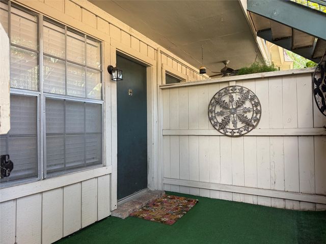 845 Augusta Drive 11, Houston, TX 77057