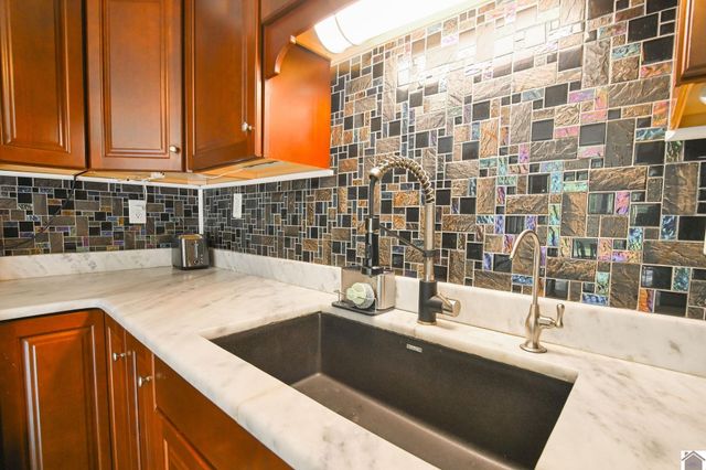 2050 Clark Line Road, Paducah, KY 42003