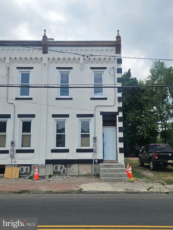 111 CHAMBERS ST, Trenton, NJ 08609