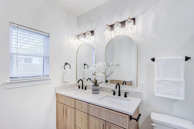 1724 S Hughes Avenue, Fort Worth, TX 76105