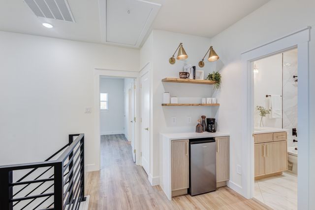 1724 S Hughes Avenue, Fort Worth, TX 76105