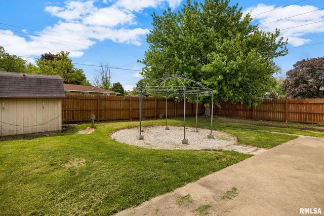 320 W MICHIGAN Avenue, Metamora, IL 61548