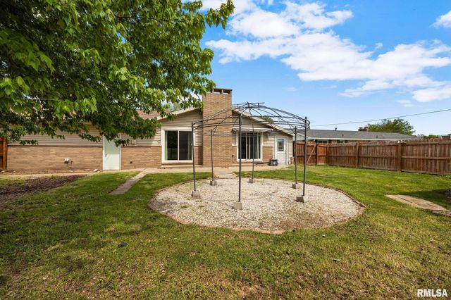 320 W MICHIGAN Avenue, Metamora, IL 61548