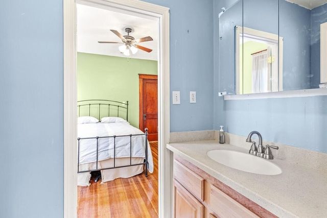 21 Washburn Ave 2, Cambridge, MA 02140