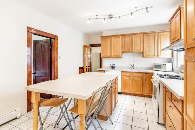 21 Washburn Ave 2, Cambridge, MA 02140