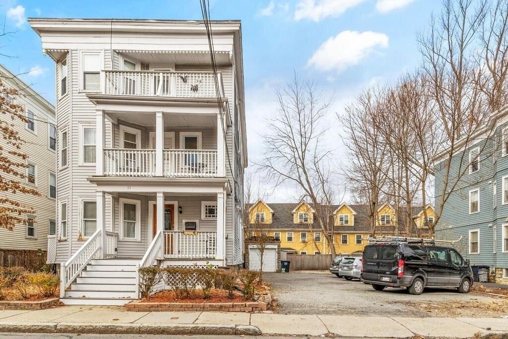 21 Washburn Ave 2, Cambridge, MA 02140
