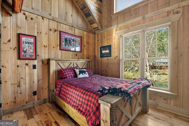 1901 Hogback Drive, Blue Ridge, GA 30513