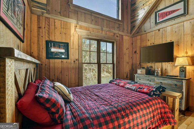 1901 Hogback Drive, Blue Ridge, GA 30513