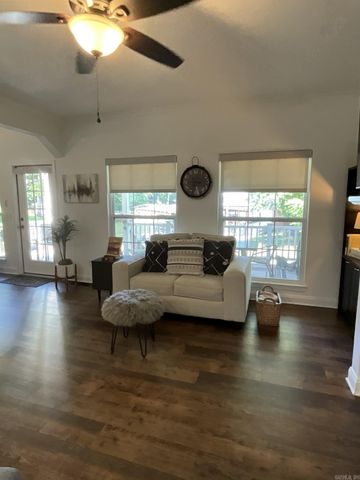 400 Bayshore Dr Apt A, Hot Springs, AR 71901