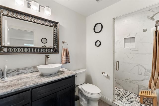 1800 Mason Lane, Tool, TX 75143