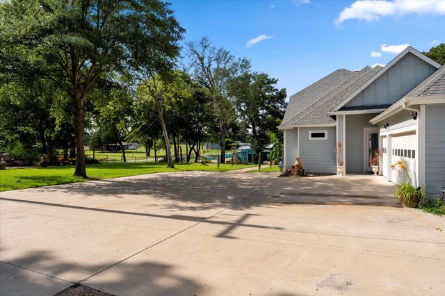 1800 Mason Lane, Tool, TX 75143