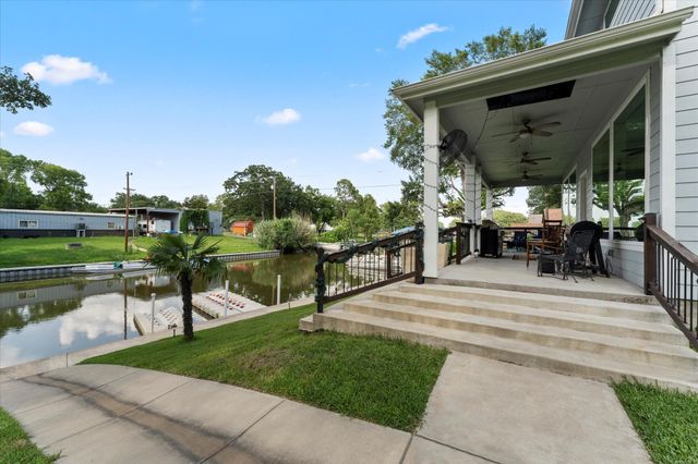 1800 Mason Lane, Tool, TX 75143