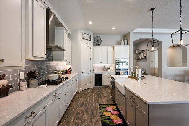 6117 SHADOWLAKE DRIVE, Apollo Beach, FL 33572