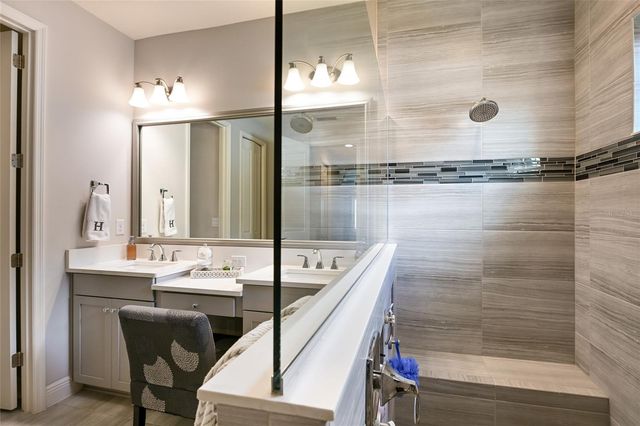 6117 SHADOWLAKE DRIVE, Apollo Beach, FL 33572